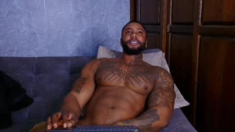 Snapshot of tairontucke chatting on February 13, 3:39 am Tairon Tucke online show from February 13, 3:39 am