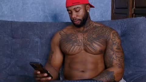 Snapshot of tairontucke chatting on February 19, 4:01 am Tairon Tucke online show from February 19, 4:01 am