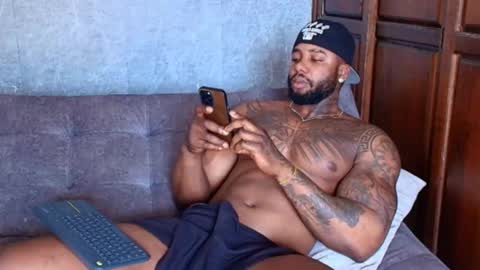 Snapshot of tairontucke chatting on February 20, 2:24 pm Tairon Tucke online show from February 20, 2:24 pm