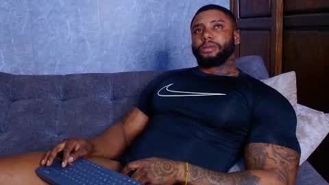 Snapshot of tairontucke chatting on February 26, 4:36 am Tairon Tucke online show from February 26, 4:36 am