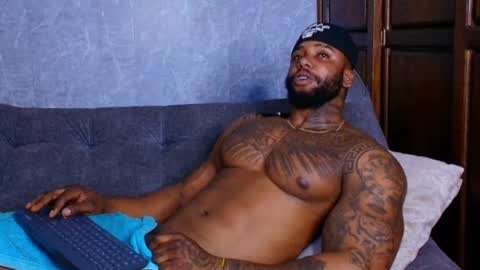 Snapshot of tairontucke chatting on February 27, 12:54 am Tairon Tucke online show from February 27, 12:54 am