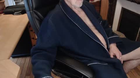 taisabaki54 online show from April 4, 7:06 am