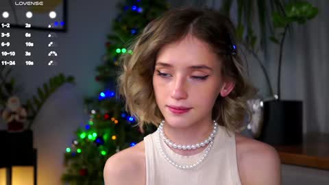 Snapshot of taitehambelton chatting on December 29, 1:17 pm Mia online show from December 29, 1:17 pm