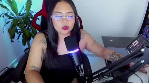 Snapshot of takaragr chatting on October 27, 10:47 pm kalagr online show from October 27, 10:47 pm