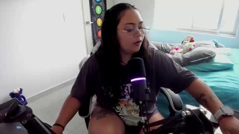 Snapshot of takaragr chatting on November 13, 8:30 pm kalagr online show from November 13, 8:30 pm