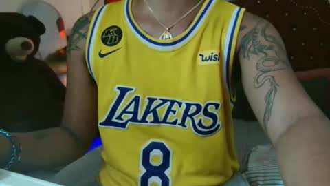 Snapshot of take_me_outt chatting on November 11, 11:10 am KIM online show from November 11, 11:10 am