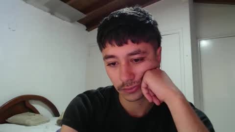 Snapshot of talhi_ chatting on December 31, 2:25 pm talhi_ online show from December 31, 2:25 pm