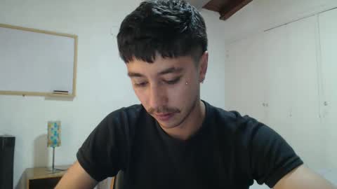 Snapshot of talhi_ chatting on January 2, 5:50 pm talhi_ online show from January 2, 5:50 pm