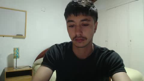 Snapshot of talhi_ chatting on January 3, 2:10 am talhi_ online show from January 3, 2:10 am