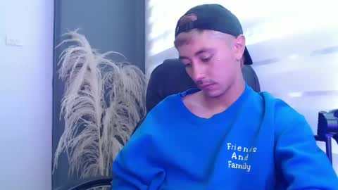 Snapshot of talhi_ chatting on January 24, 6:35 pm talhi_ online show from January 24, 6:35 pm