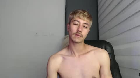 Snapshot of talhi_ chatting on January 31, 6:02 am talhi_ online show from January 31, 6:02 am