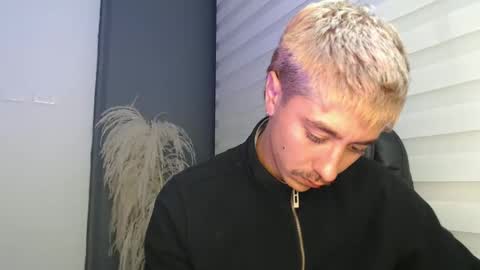 Snapshot of talhi_ chatting on February 5, 4:37 am talhi_ online show from February 5, 4:37 am