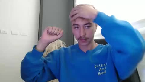 Snapshot of talhi_ chatting on February 5, 4:47 pm talhi_ online show from February 5, 4:47 pm