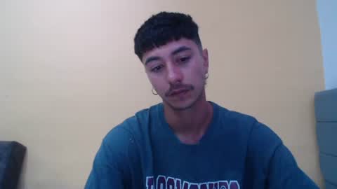 Snapshot of talhi_ chatting on October 23, 3:17 am talhi_ online show from October 23, 3:17 am