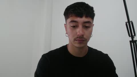 Snapshot of talhi_ chatting on October 25, 7:41 pm talhi_ online show from October 25, 7:41 pm