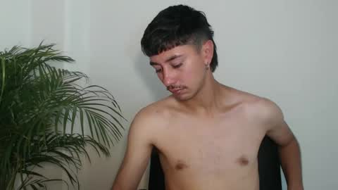 Snapshot of talhi_ chatting on October 28, 4:49 am talhi_ online show from October 28, 4:49 am