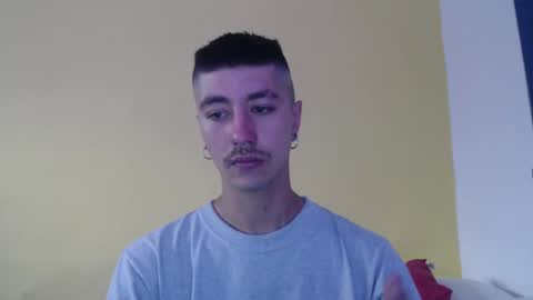 Snapshot of talhi_ chatting on November 18, 7:18 pm talhi_ online show from November 18, 7:18 pm