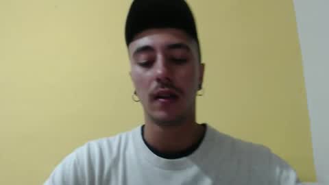 Snapshot of talhi_ chatting on November 20, 2:01 am talhi_ online show from November 20, 2:01 am