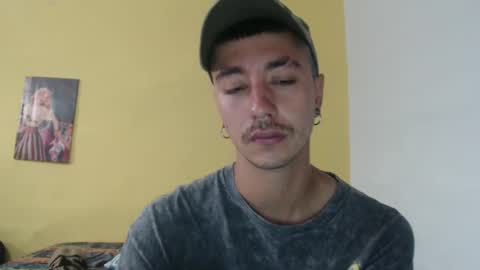 Snapshot of talhi_ chatting on November 21, 1:21 pm talhi_ online show from November 21, 1:21 pm