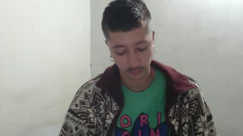 Snapshot of talhi_ chatting on December 2, 8:52 am talhi_ online show from December 2, 8:52 am