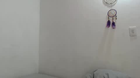 Snapshot of talhi_ chatting on December 17, 6:03 pm talhi_ online show from December 17, 6:03 pm