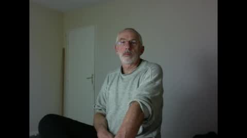 Snapshot of taliesin4321 chatting on October 14, 6:52 pm Jack Pierrot online show from October 14, 6:52 pm