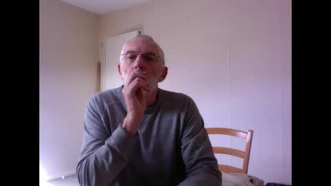 Snapshot of taliesin4321 chatting on October 25, 12:02 pm Jack Pierrot online show from October 25, 12:02 pm