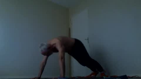 Snapshot of taliesin4321 chatting on December 3, 6:21 am Jack Pierrot online show from December 3, 6:21 am