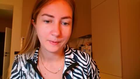  Kira  online show from November 7, 6:13 am