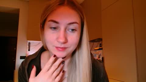  Kira  online show from January 19, 6:28 am