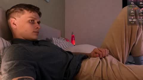 Snapshot of talkinghead7 chatting on October 4, 8:07 pm Colin online show from October 4, 8:07 pm