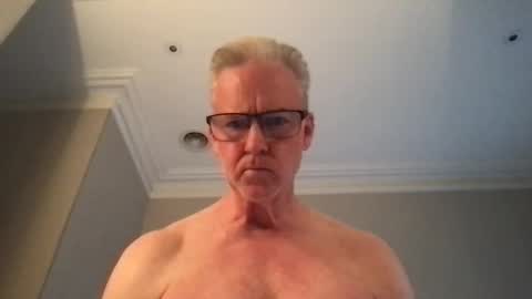 Snapshot of tallandfit000 chatting on November 7, 7:52 am tallandfit000 online show from November 7, 7:52 am