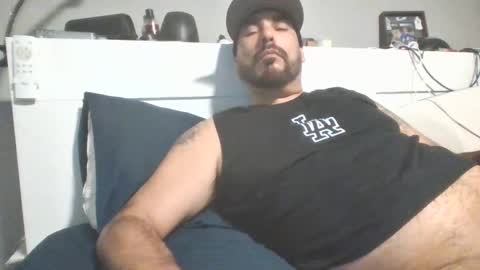 Snapshot of talllatino310 chatting on October 7, 6:21 am talllatino310 online show from October 7, 6:21 am
