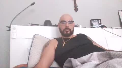 Snapshot of talllatino310 chatting on November 9, 6:39 pm talllatino310 online show from November 9, 6:39 pm