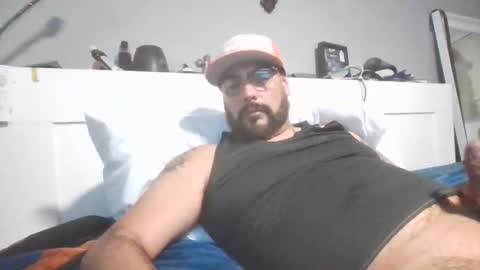 Snapshot of talllatino310 chatting on December 16, 6:07 am talllatino310 online show from December 16, 6:07 am