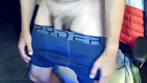 Snapshot of talltannhandsome chatting on October 23, 11:20 am talltannhandsome online show from October 23, 11:20 am