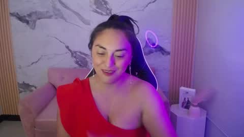 Snapshot of tamara_ch1 chatting on November 8, 3:18 am tamara_ch1 online show from November 8, 3:18 am