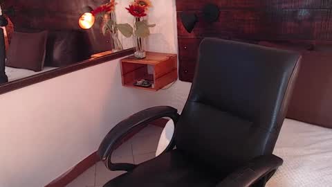    online show from January 31, 10:10 pm