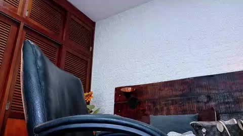    online show from November 18, 10:52 am