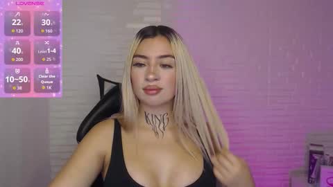 Snapshot of tamara_velezz chatting on February 5, 9:08 pm Tamara online show from February 5, 9:08 pm