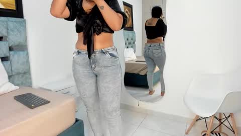 Snapshot of tamaraa_lov chatting on November 5, 12:05 pm tamaraa online show from November 5, 12:05 pm