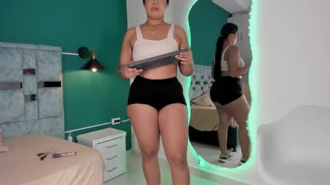 Snapshot of tamaraa_lov chatting on November 11, 12:16 pm tamaraa online show from November 11, 12:16 pm