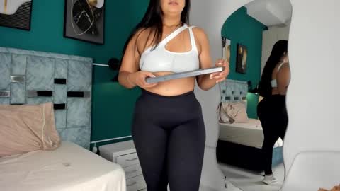 Snapshot of tamaraa_lov chatting on November 17, 12:22 pm tamaraa online show from November 17, 12:22 pm