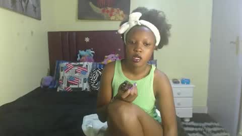 Snapshot of tamela_1 chatting on November 18, 4:28 am tamela online show from November 18, 4:28 am