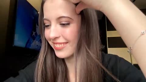 Snapshot of tamikawieand chatting on November 9, 11:52 am Sasha online show from November 9, 11:52 am