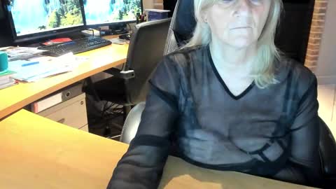 Tammy online show from December 18, 3:11 pm