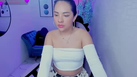 Snapshot of tammy_petit chatting on December 4, 11:02 pm Tammy online show from December 4, 11:02 pm