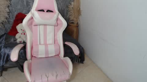 Snapshot of tammycooperr_ chatting on February 2, 6:15 am tammycooperr online show from February 2, 6:15 am