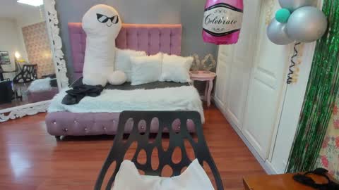 Snapshot of tammyparker_ chatting on September 28, 7:47 am Tammara online show from September 28, 7:47 am