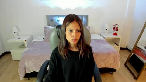 Snapshot of tamy_edwards chatting on December 20, 7:28 pm Tamy  online show from December 20, 7:28 pm
